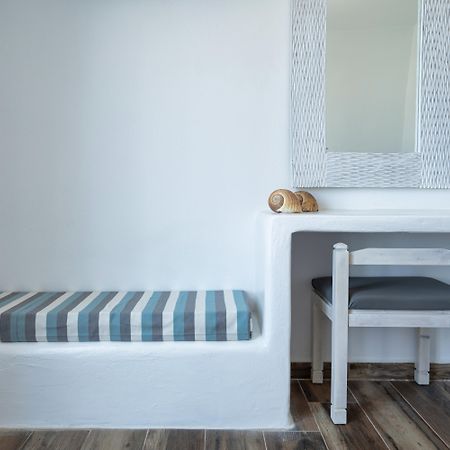 Hotel Iris Науса Екстериор снимка