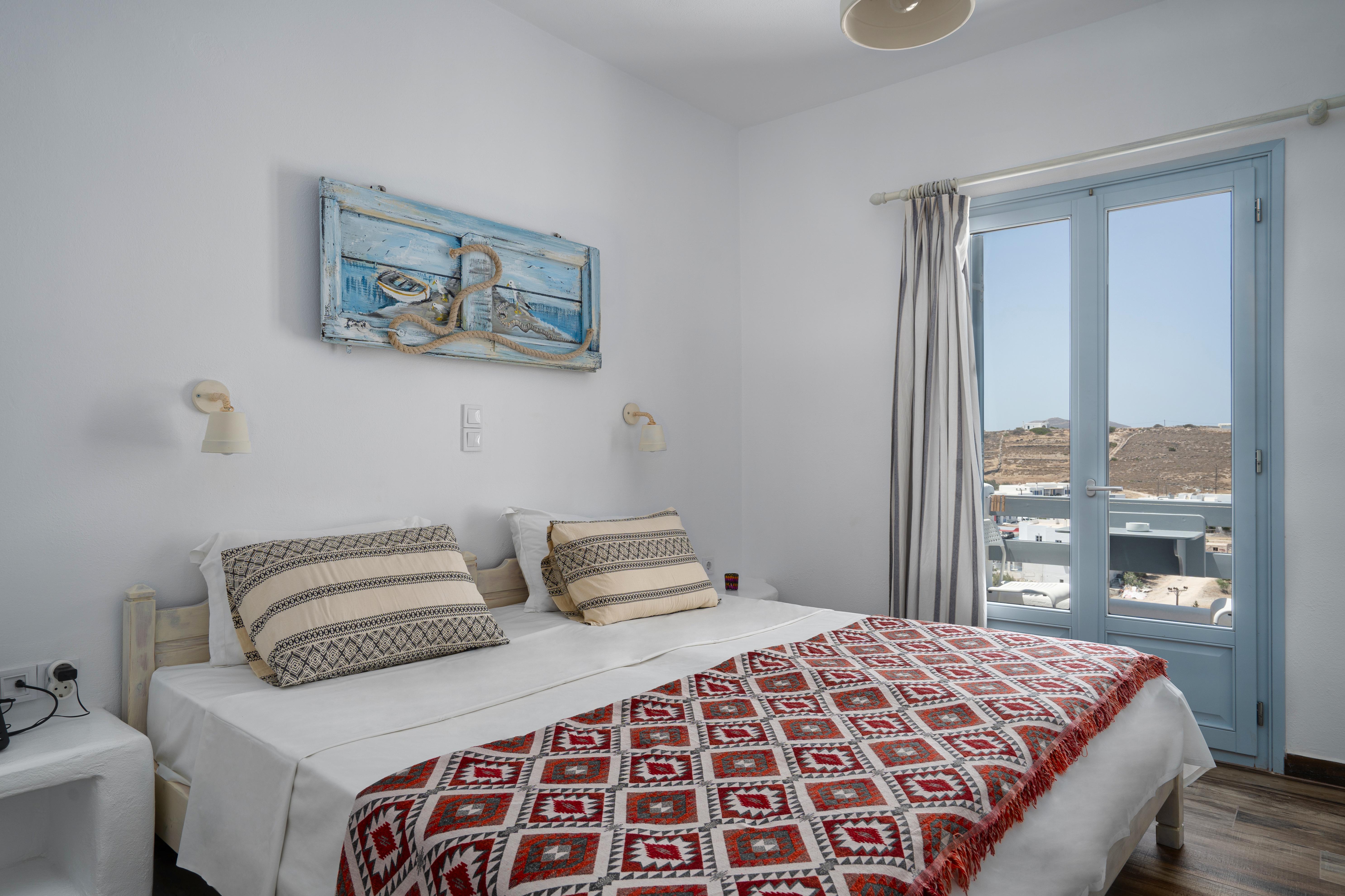 Hotel Iris Науса Екстериор снимка