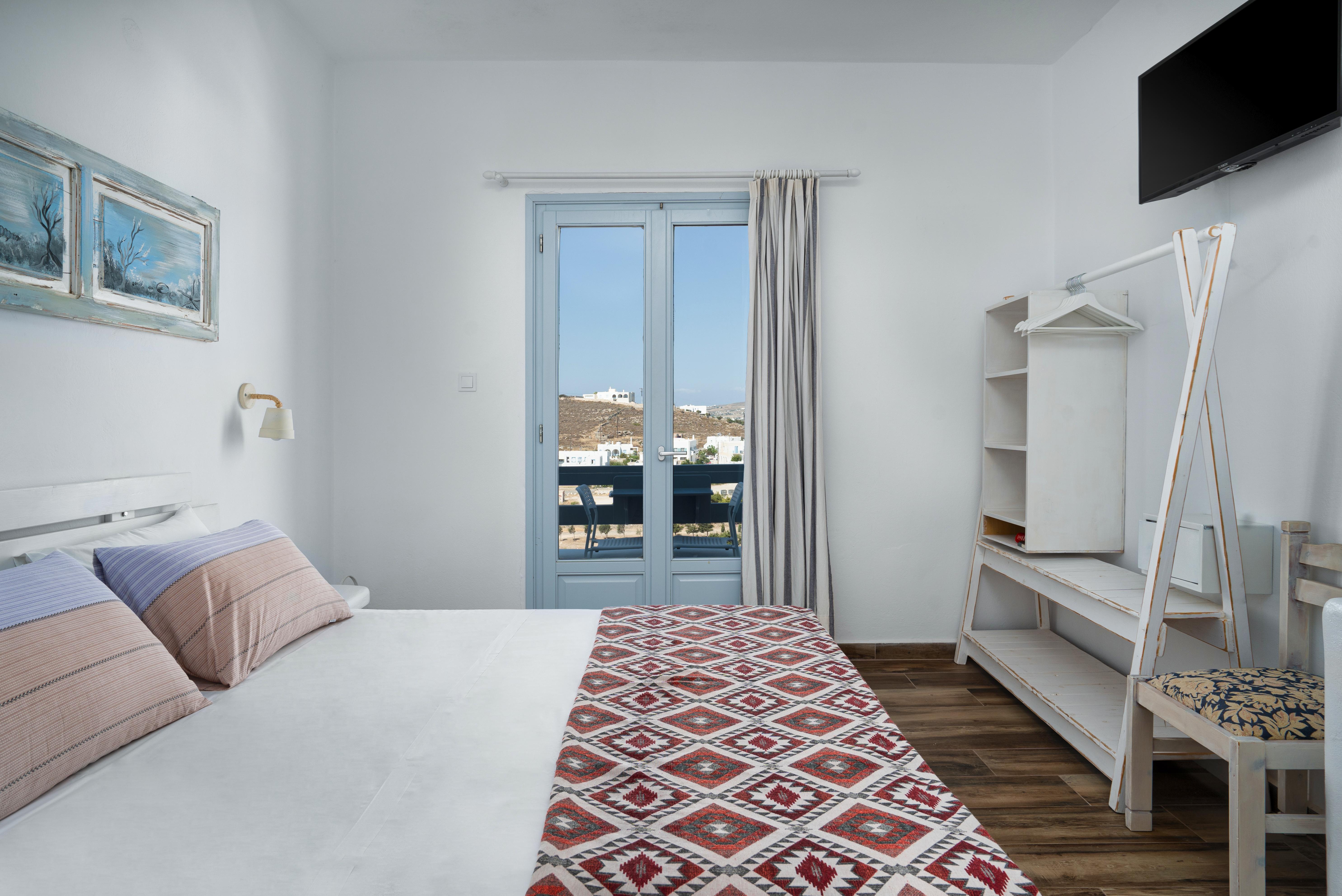 Hotel Iris Науса Екстериор снимка