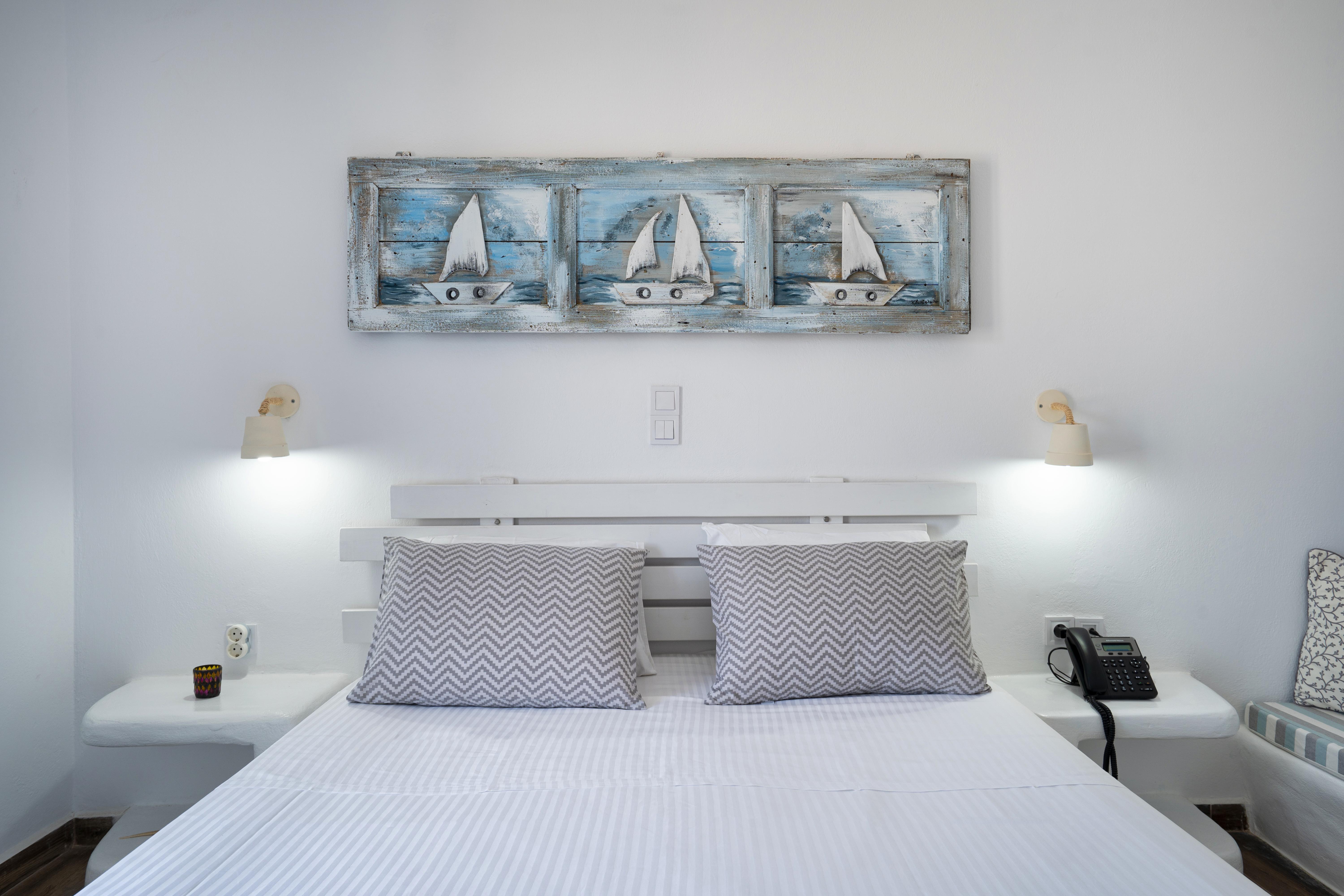 Hotel Iris Науса Екстериор снимка