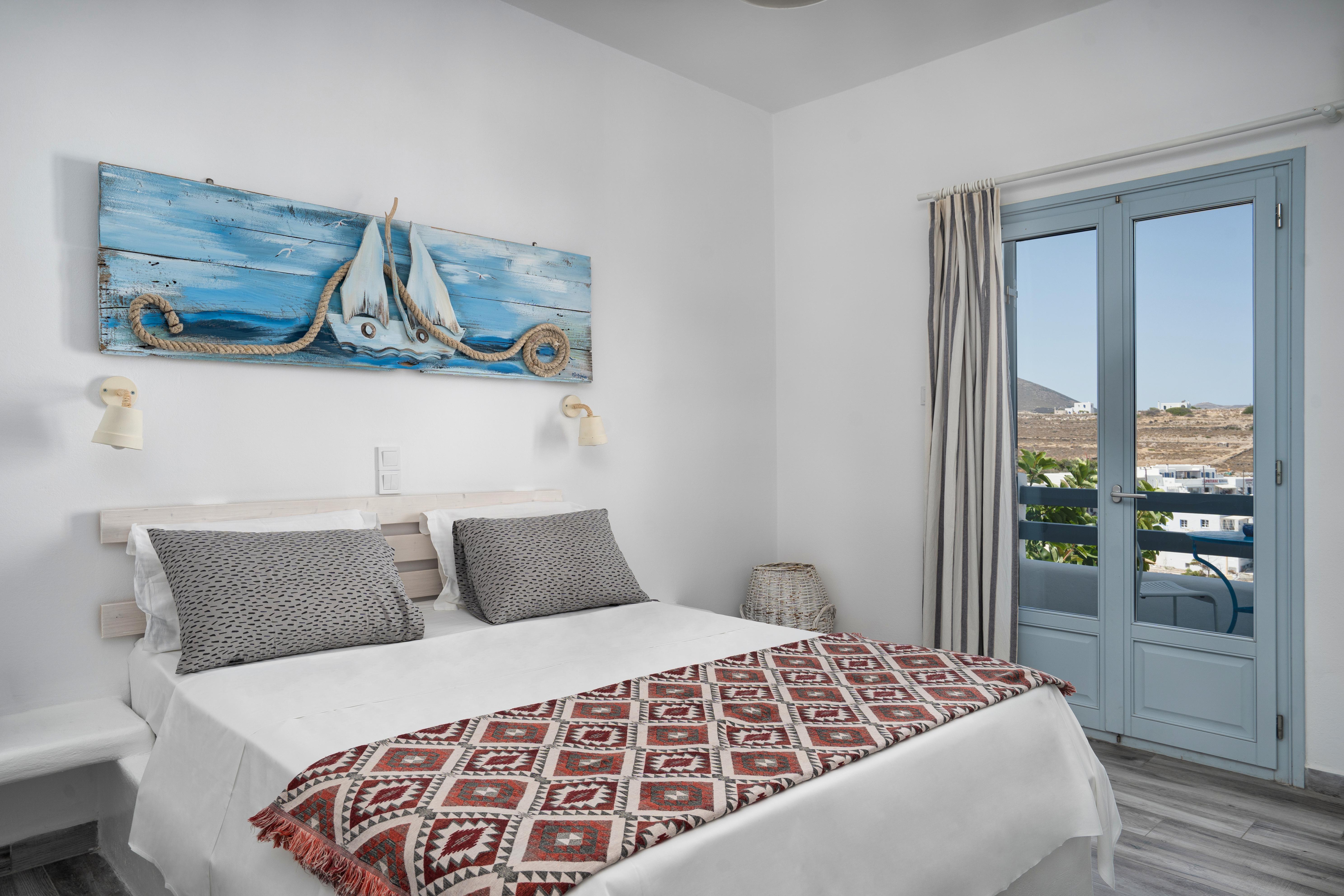 Hotel Iris Науса Екстериор снимка