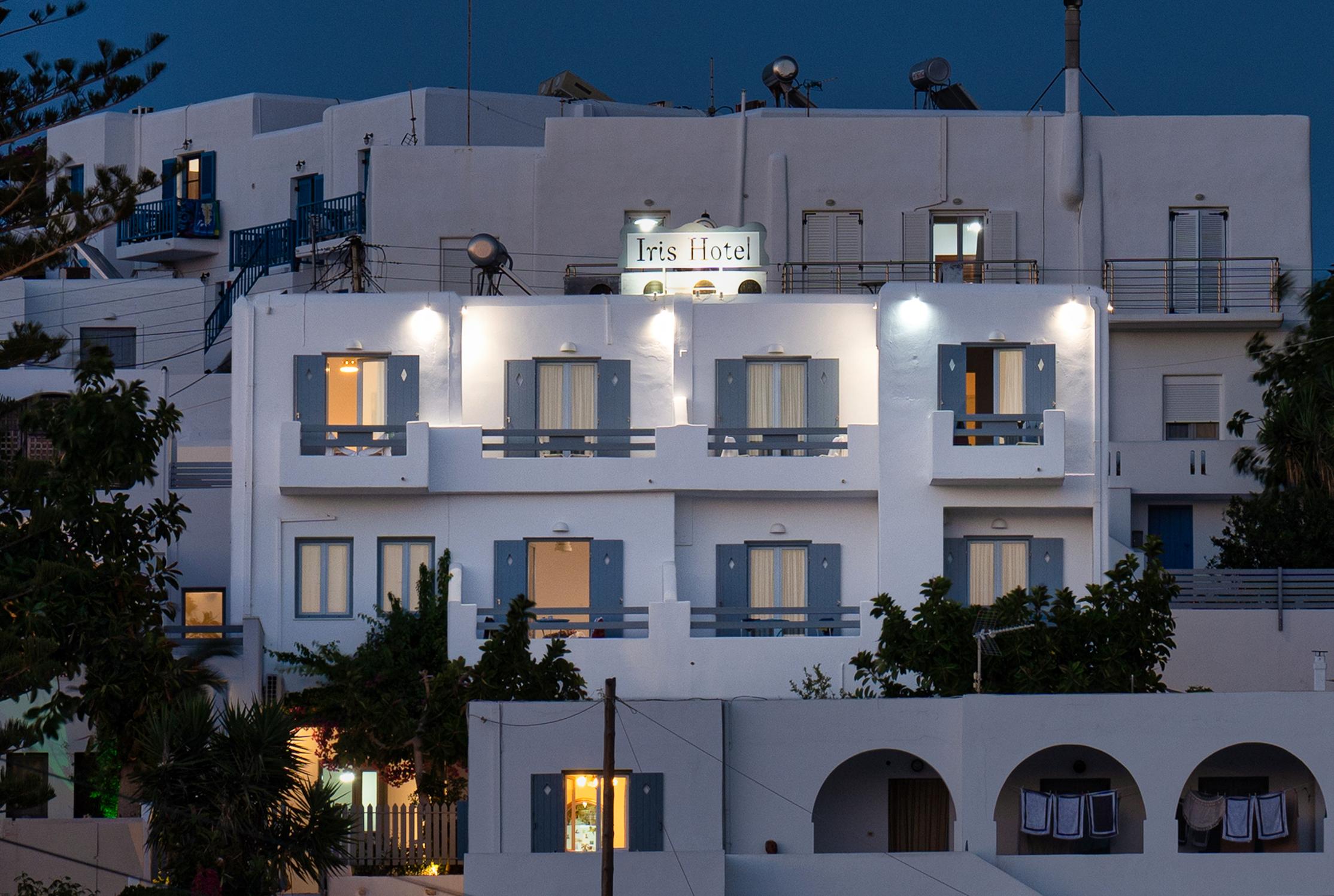 Hotel Iris Науса Екстериор снимка