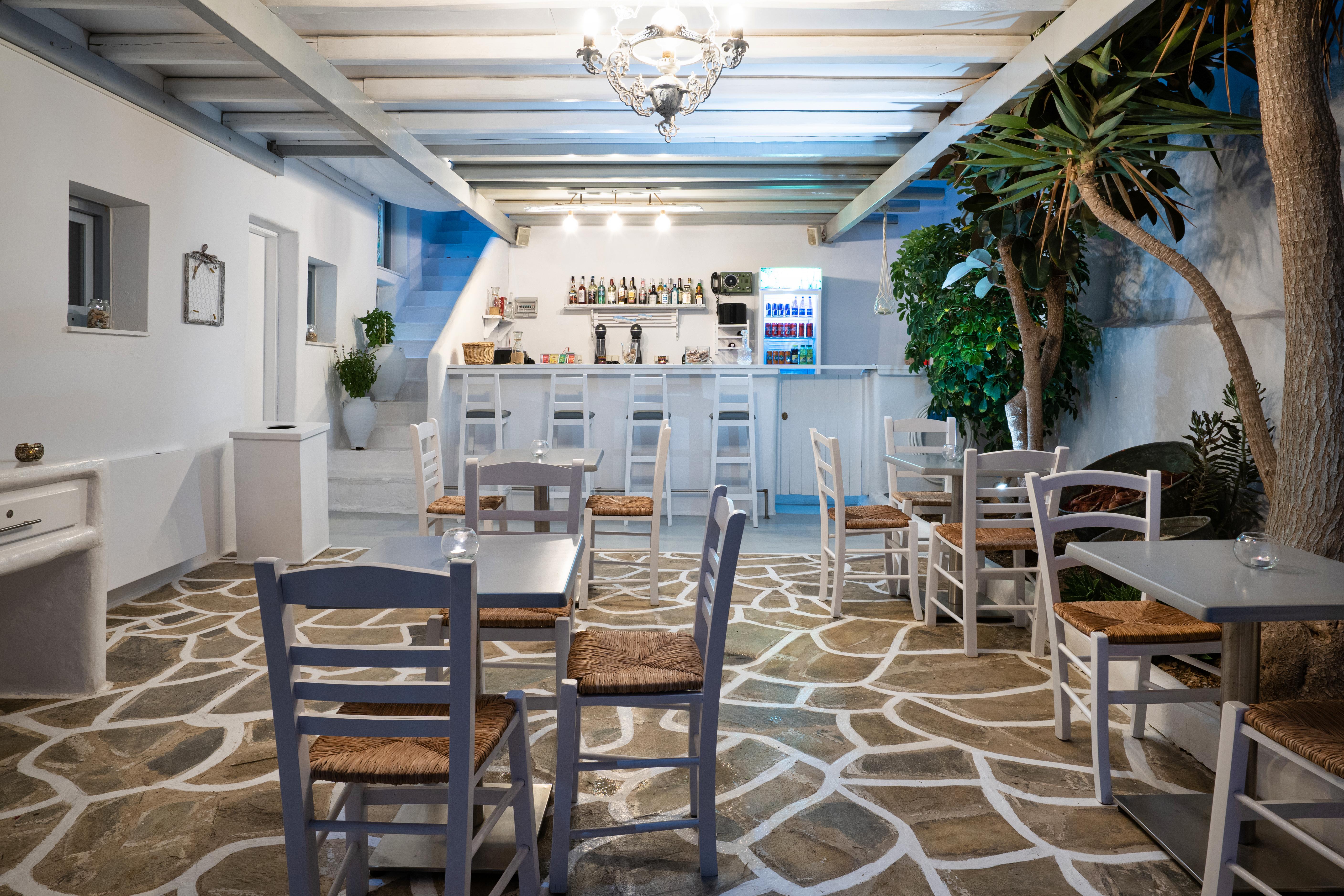 Hotel Iris Науса Екстериор снимка