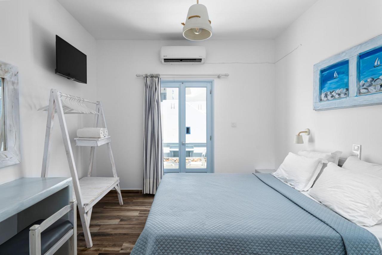 Hotel Iris Науса Екстериор снимка