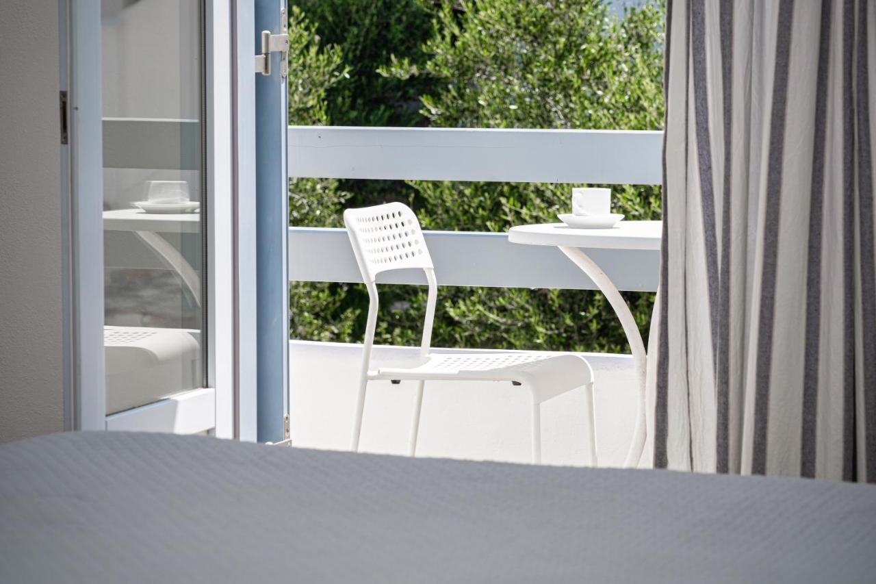 Hotel Iris Науса Екстериор снимка